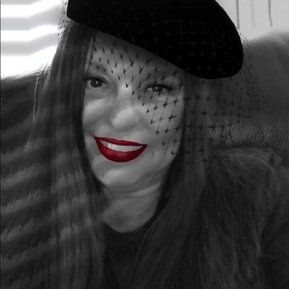 Meet your Posher, Lisa